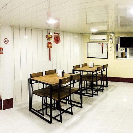 Htinn Yue Tann Hostel Rangoon Buitenkant foto
