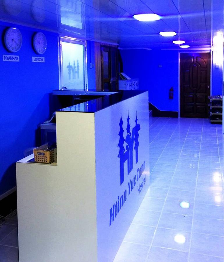 Htinn Yue Tann Hostel Rangoon Buitenkant foto