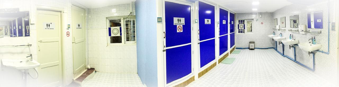 Htinn Yue Tann Hostel Rangoon Buitenkant foto