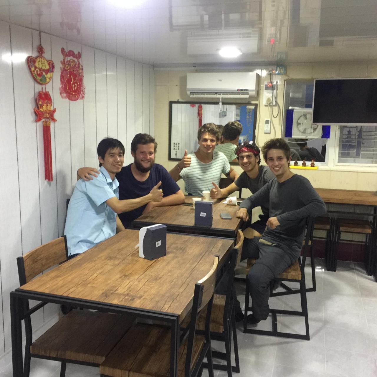 Htinn Yue Tann Hostel Rangoon Buitenkant foto